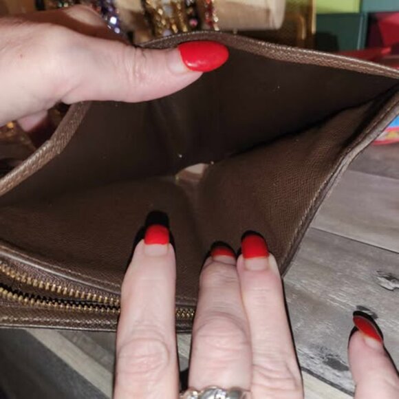 Louis Vuitton Vintage Zippy Wallet 2009 Collection - Picture 8 of 9